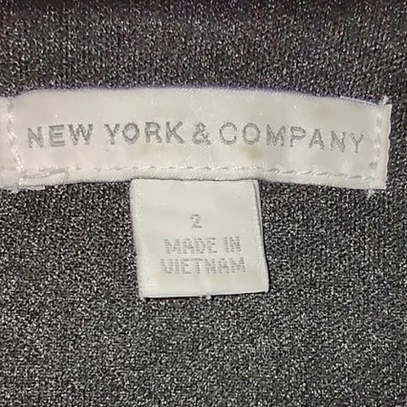 NEW YORK AND CO BLACK AND WHITE HOUNDSTOOTH WAIST BAND PAPLUM SLEEVELESS SIZE 2 - Picture 3 of 13